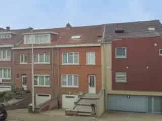 Huis te koop Sint-Pieters-Leeuw - 3 slaapkamers, garage en tuin
