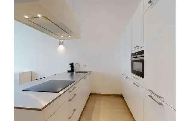 Huur 2 slaapkamer appartement van 135 m² in Brussels