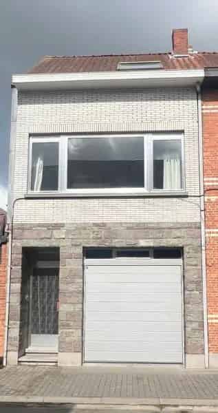 Huis te huur: Rustige ligging, grote garage, 4 slaapkamers