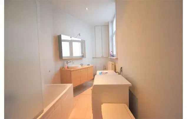 Huur 1 slaapkamer appartement van 70 m² in Antwerp