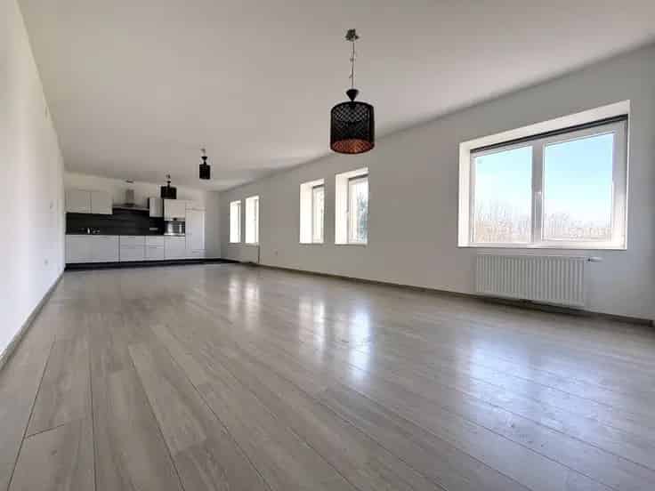 Appartement 4 slaapkamers Gesves met tuin en zwembad