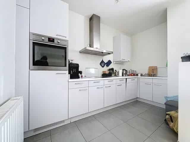 Studio te Koop Brussel - Kleine Slaapkamer - Super Uitgeruste Keuken