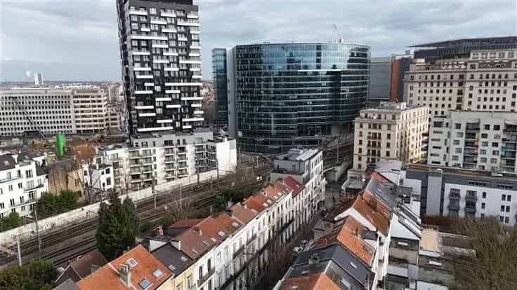 Opbrengsteigendom Brussel 5 Units 5300 EUR Huurinkomsten