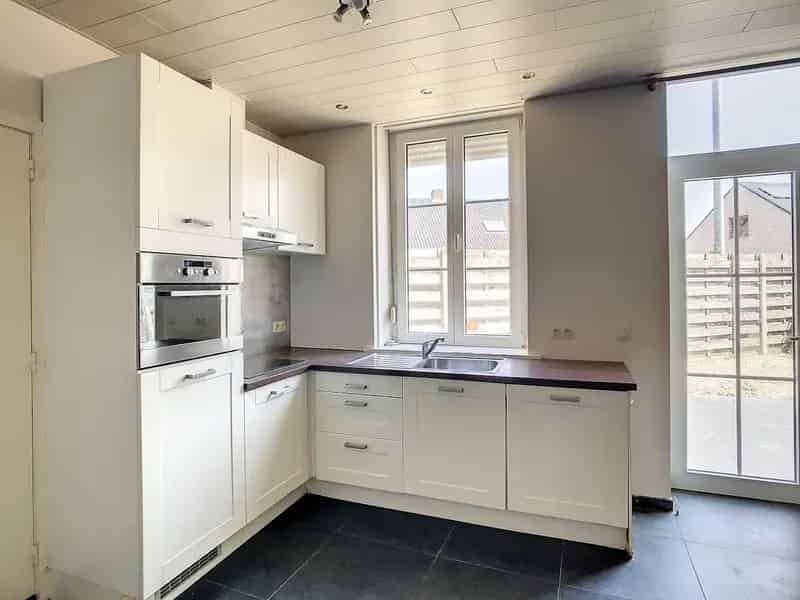 Huis te huur Poperinge: 2 slaapkamers, terras en berging