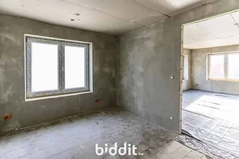 Huis met Garage Atelier en Tuin 12 Kamers 317m²
