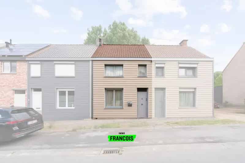 Te renoveren woning met tuin nabij centrum Gavere