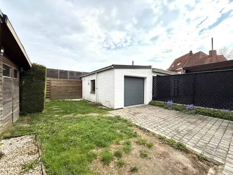 Hoekwoning Beveren Leie Ruime Oprit Garage Tuin