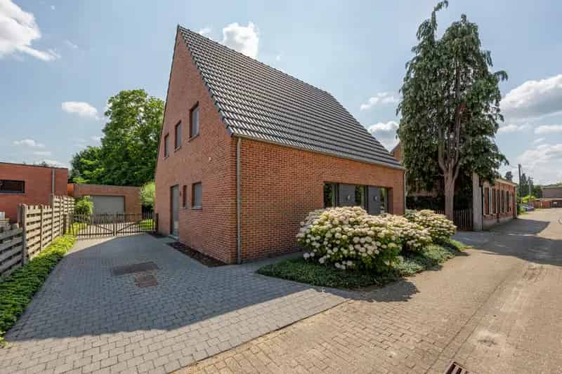 Vrijstaande woning te huur 4 slaapkamers tuin garage EPC A