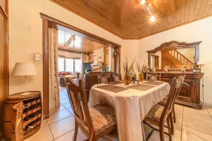 Huis Te Koop Erondegem: Ruime Gezinswoning Nabij Dorp