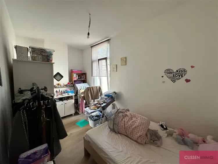 Appartement te koop Antwerpen: 1 slaapkamer, op te frissen