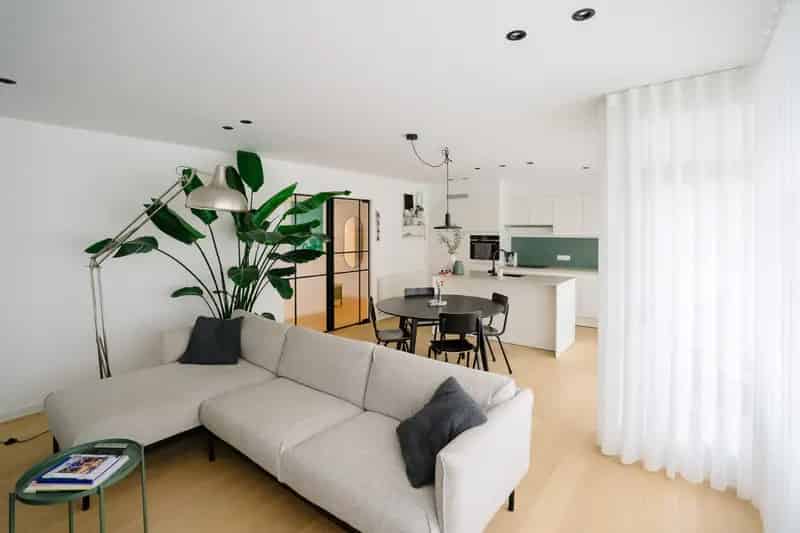 Appartement te huur 3 slaapkamers vernieuwd terras centrale ligging