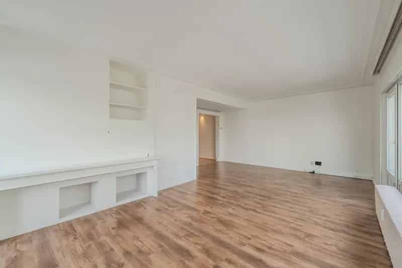 Lichtrijk Hoekappartement te Koop Centrum Oostende