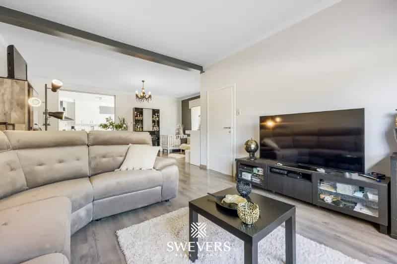 Instapklare Halfopen Woning Met Paardenaccommodatie Sint Truiden