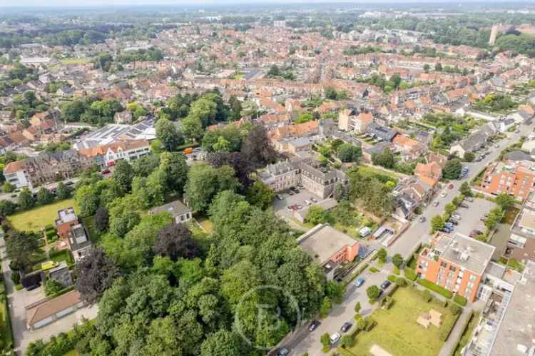 Renovatieproject landhuis in Assebroek met prachtige tuin en bijgebouw