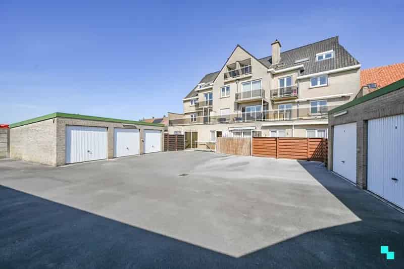 Appartement te koop Ooigem: 1 slaapkamer, terras, garage