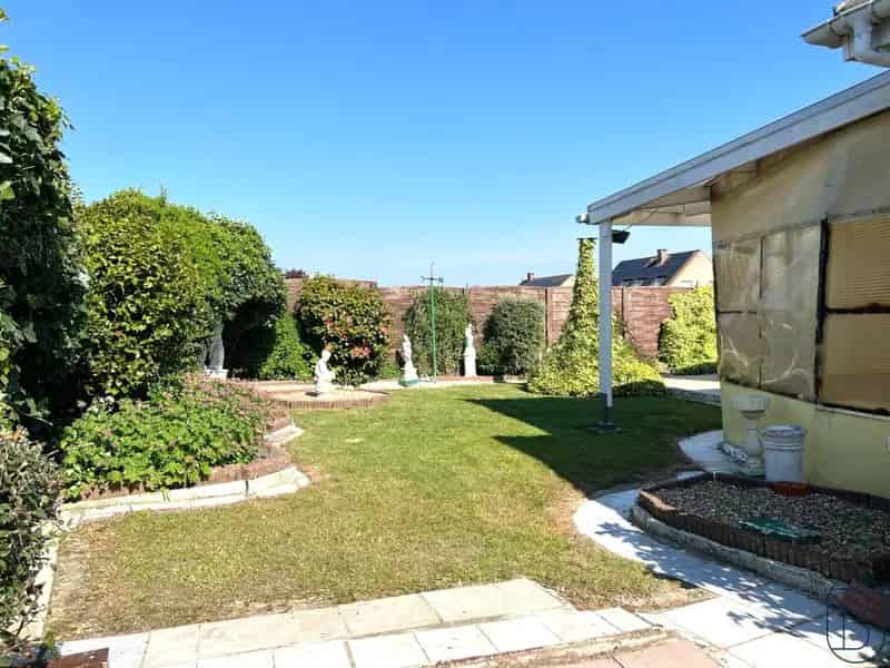 Op te frissen Bungalow met Garage en Tuin