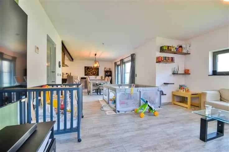 Huis Te Koop: Gelijkvloerse woning met 2 slaapkamers en tuin