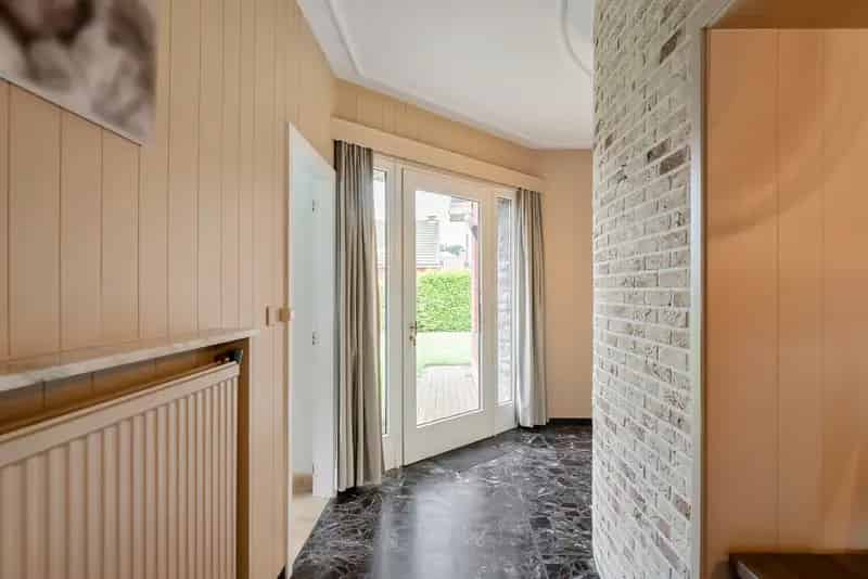 Huis te huur met loods Sint Lenaarts