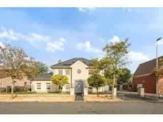 Huis te koop Lommel 5 slaapkamers zwembad