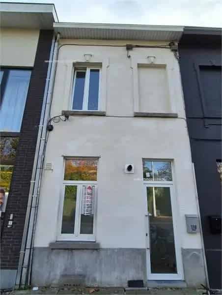 Rijwoning te koop Kortrijk 2 slaapkamers instapklaar