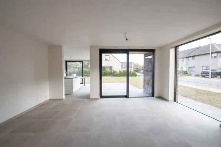Nieuwbouwwoning met garage Olsene