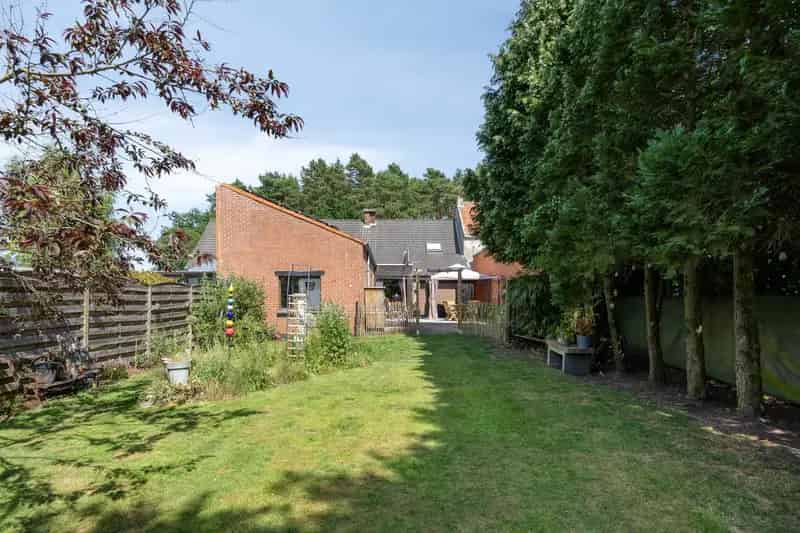 Huis te koop: Vernieuwde woning met garage en tuin