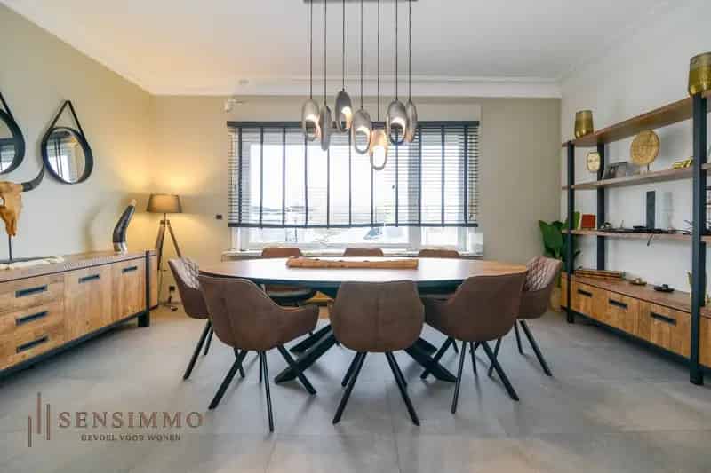 Unieke Jaren 70 Woning met Moderne Upgrades en Commerciële Mogelijkheden