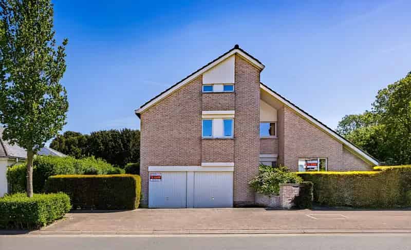 Huis te huur: Ruime villa 4 slaapkamers grote tuin