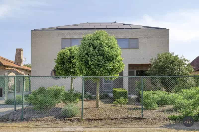 Huis te koop Begijnendijk: Ruime woning met zwembad en 3 slaapkamers