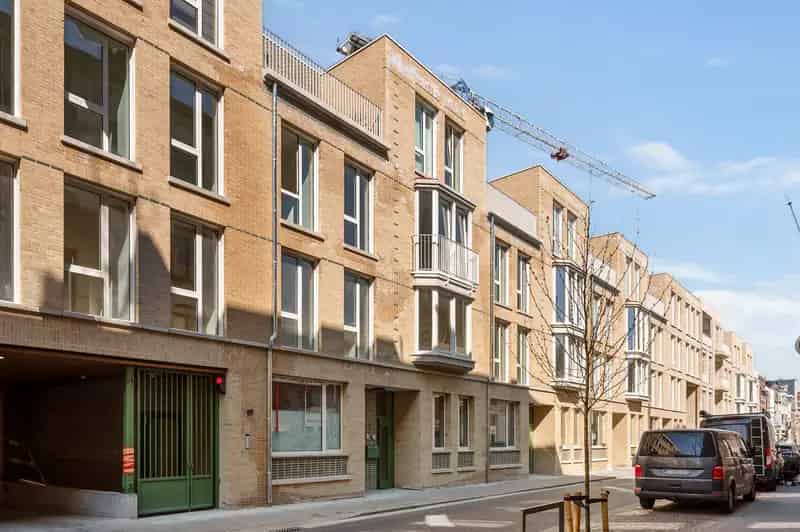 Lichtrijk Appartement te Koop Oud Berchem Nieuwbouw Staanplaats