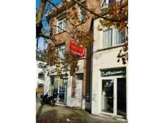 Handelsfonds te koop Merksem - Wassalon en Appartementen