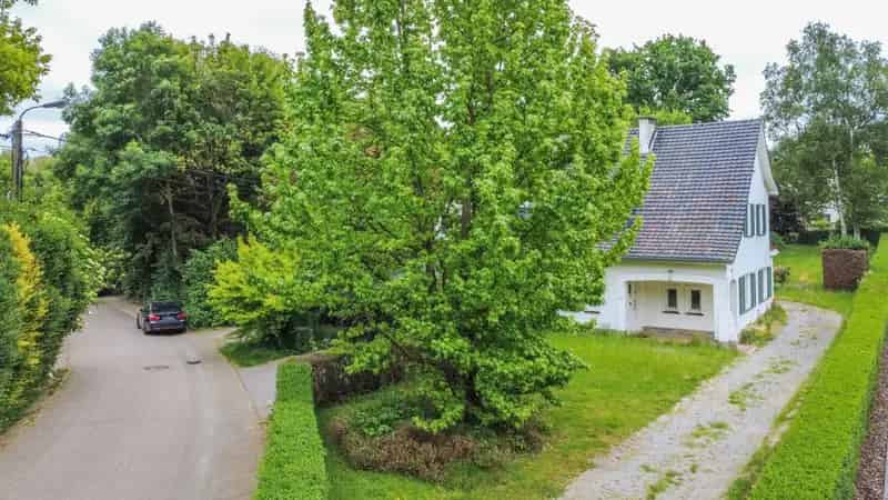 Huis te koop: 3 slaapkamers, garage, tuin - Op te frissen