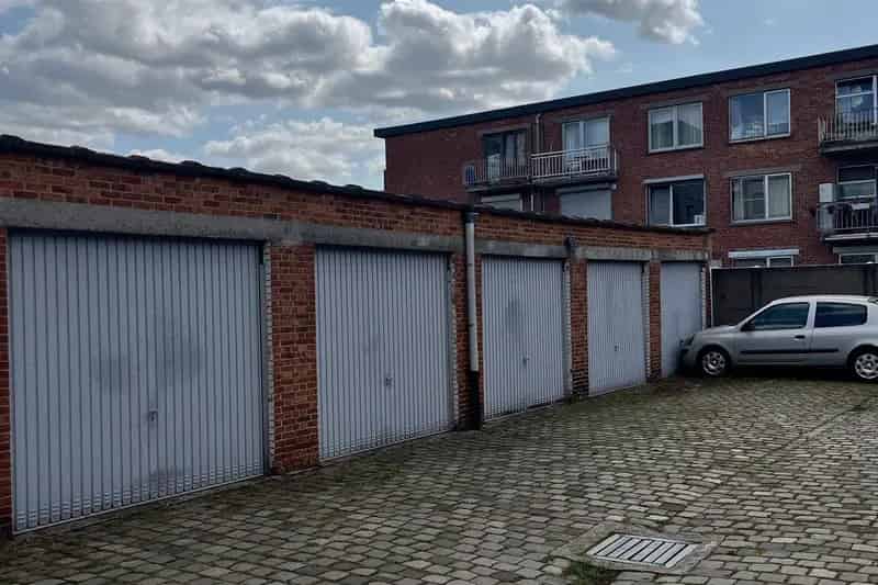 10 Garageboxen te Koop Jan Welterslaan