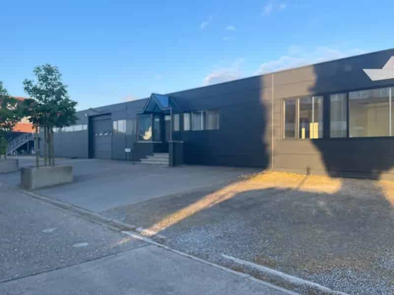 Industriële Bedrijfsruimte 1500m² Hasselt 50 Parkeren