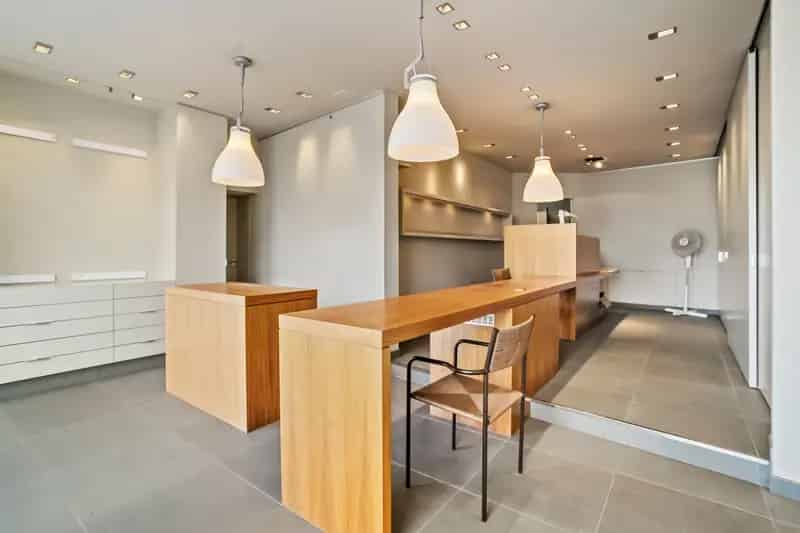 Commerciële Eigendom met Appartement te Poperinge