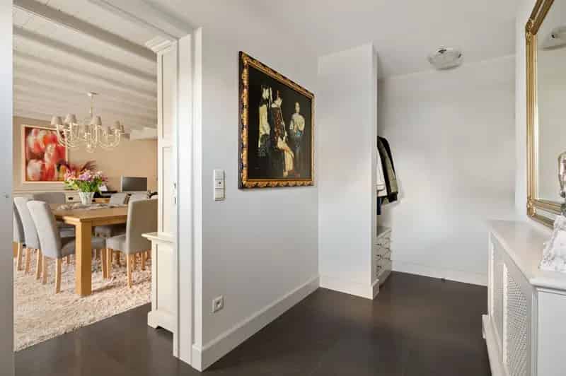 Laagbouwwoning met bijgebouw te koop