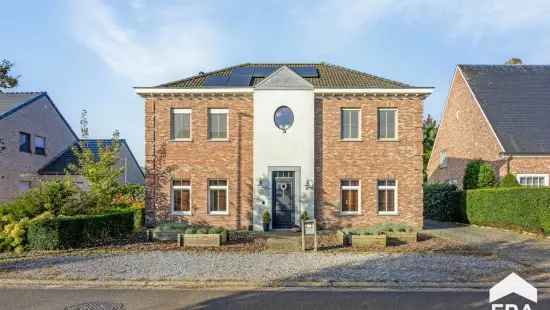 Prachtig landelijke woning met vrijstaande garage in centrum