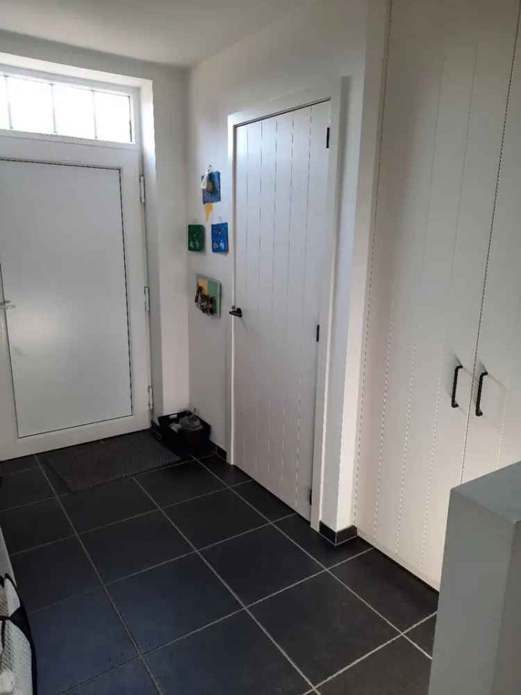 Leuke pastorijwoning, 3 slpk, garage, tuintje.