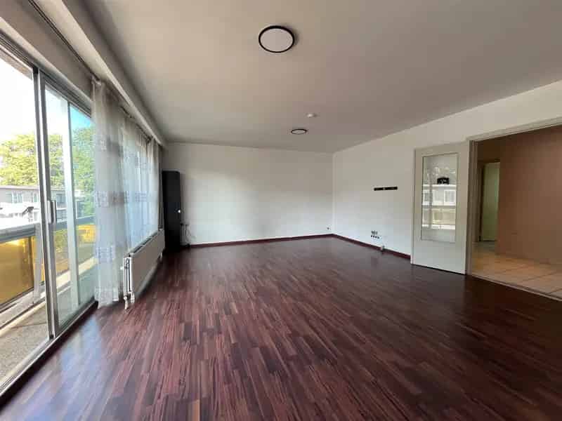 3 Slaapkamer Appartement te Koop met Dubbele Garagebox