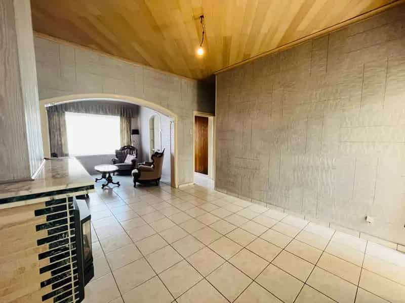 Huis te koop 3 slaapkamers garage uitweg