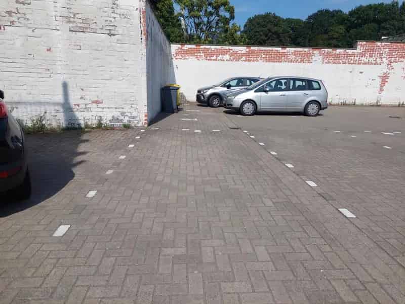 Garage te Huur Bovengrondse Parkeerplaats