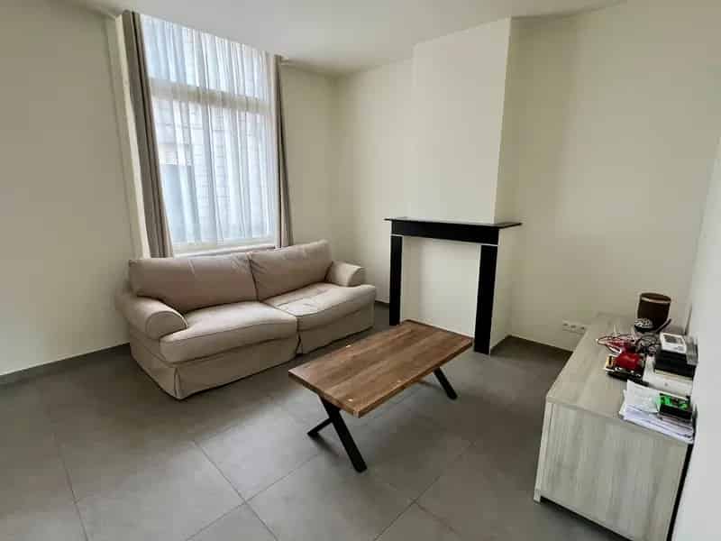 Gerenoveerde woning 3 slaapkamers centrum Zingem