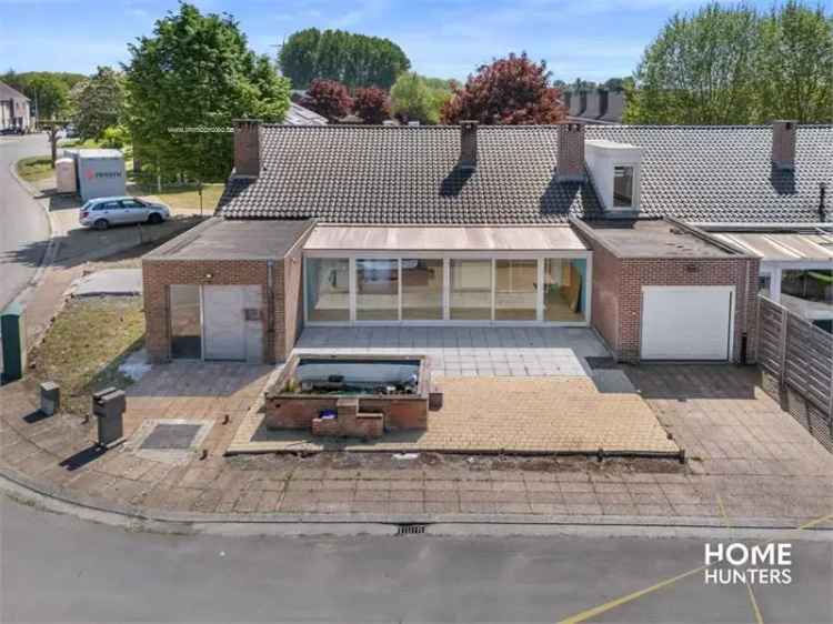 Huis te koop Harelbeke: Lichtrijk en ruim huis te renoveren