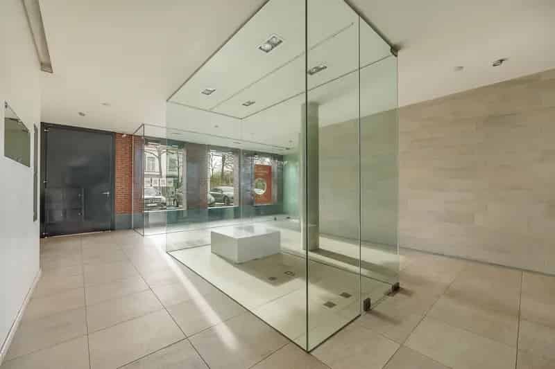 Kantoor te Huur Koop 485m²  Divers Gebruik  2 Park