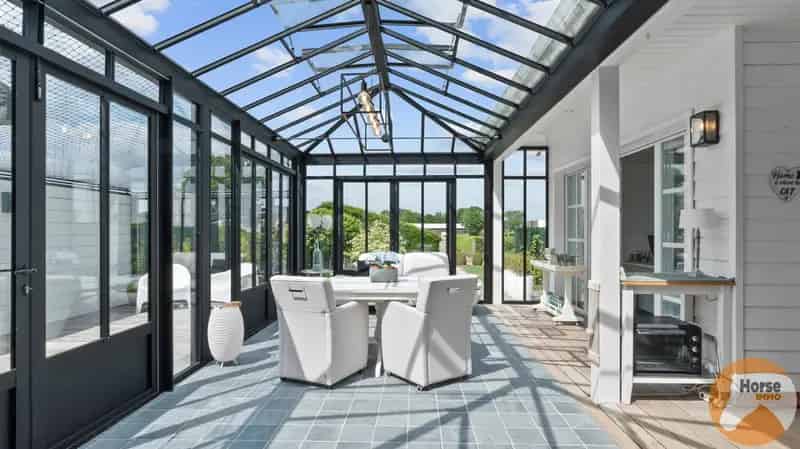 Huis te koop Schaffenen: Charmante woning in massief hout met orangerie