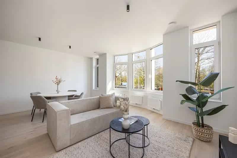 Appartement te huur Berchem: gerenoveerd met terras en parkzicht