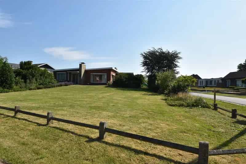 Ruime gelijkvloerse bungalow te Lummen met 4 slaapkamers en garage