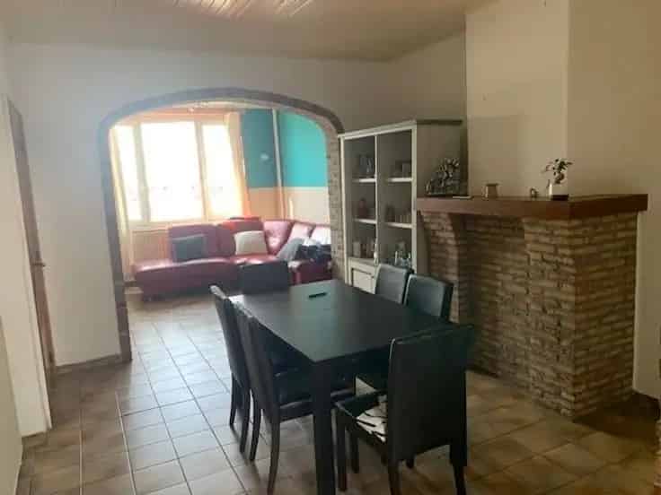 Twee-onder-een-kapwoning te koop
