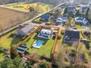 Villa te koop - Ruime gezinswoning met zwembad