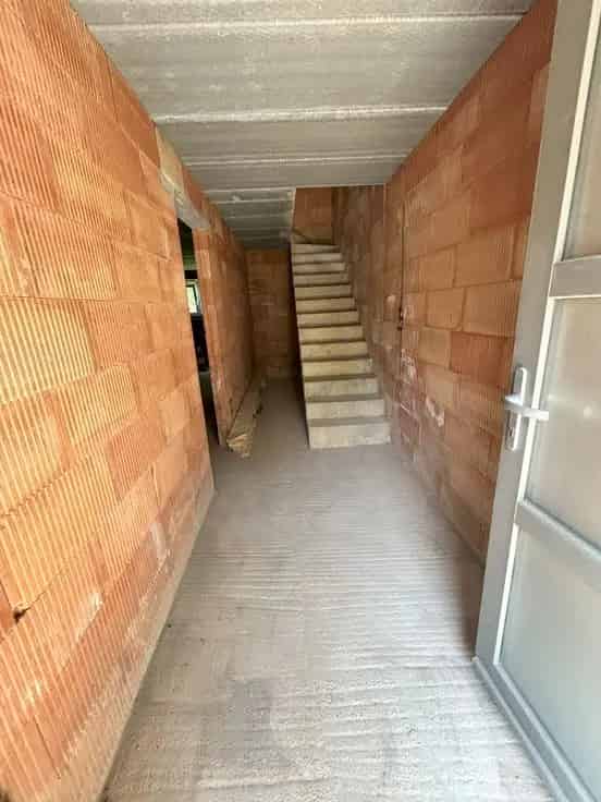 Huis Te Koop: Bel-Etage 270m2 met Garage en Tuin
